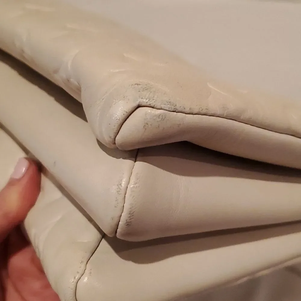 Authentic LOUIS VUITTON COUSSIN PM-Cream!
